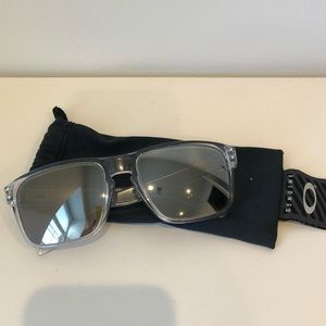 Oakley Men’s Mirror Sunglasses